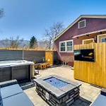 Colorado Springs Apt With Private Hot Tub